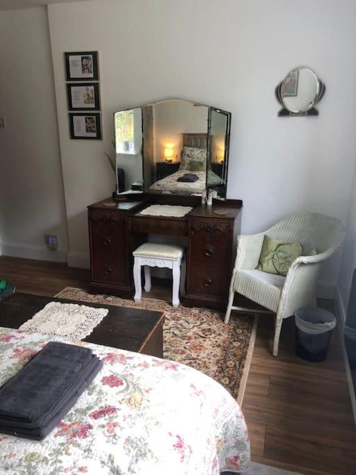 Сasa de vacaciones Detached Yards From The Chapel St. Leonards